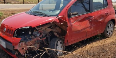 Rolim de Moura -  Colisão entre carro e moto na RO-479 resulta em uma pessoa ferida 