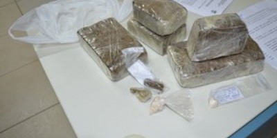 Jovens são detidas com drogas em carreta que seguia na BR-364 em Cacoal