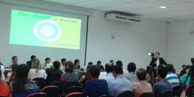 Rolim de Moura - Candidatos a Prefeito participam do evento POR AMOR A ROLIM