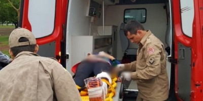 Rolim de Moura -  Grave acidente de trânsito envolvendo carro e moto é registrado no Centro da cidade