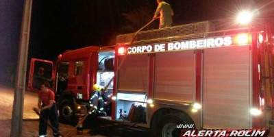 Rolim de Moura -  Bar é parcialmente consumido pelo fogo no Bairro Cidade Alta