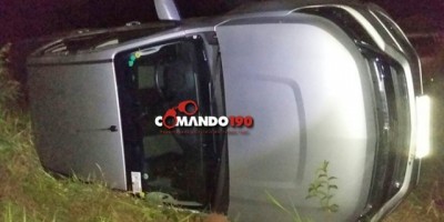 Bandidos roubam caminhonete em Ji-Paraná e acabam capotando na BR 429 durante fuga