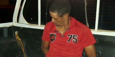 Rolim de Moura -  Indivíduo tenta roubar idoso em plena Avenida, mas acaba detido por populares e logo em seguida preso pela PM