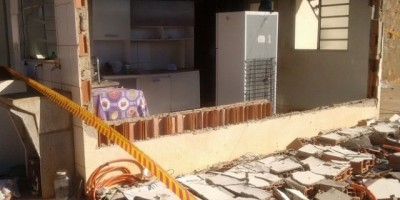 Brasil - Casa explode após vela acesa para anjo tombar sobre frasco de inseticida