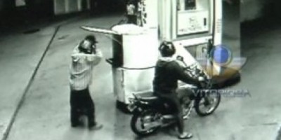 Rolim de Moura - Dupla armada efetua roubo em posto de combustível no Centro da cidade