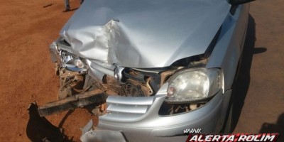Rolim de Moura -  Colisão traseira envolvendo dois carros resulta em uma pessoa ferida 