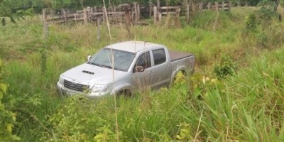 Rolim de Moura -  Durante ultrapassagem, caminhonete e moto colidem na RO-010