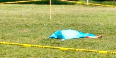 Mundo - Jogador leva cartão vermelho e mata o árbitro com cabeçada