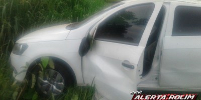 Rolim de Moura -  Para evitar colisão, condutor desvia e acaba capotando veículo na RO- 479