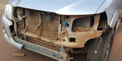 Rolim de Moura -  Acidente de trânsito envolvendo caminhonete e moto é registrado no Centro da cidade