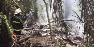 Bombeiros confirmam cinco mortes na queda de avião em Manaus; Vídeo e fotos