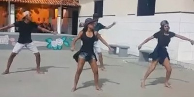 VÍDEO: Raio atinge árvore dentro de escola durante apresentação de dança na Bahia