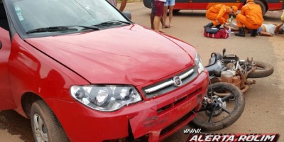 Rolim de Moura - Mulher sofre graves lesões em acidente de trânsito envolvendo carro e moto