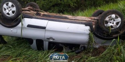 Capotamento na BR-364 resulta na morte de motorista e deixa dois feridos