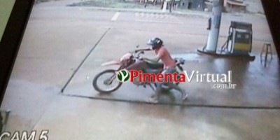 Trapalhão - Após furtar moto, ladrão não consegue dar partida, paga para abastecer e desiste do furt