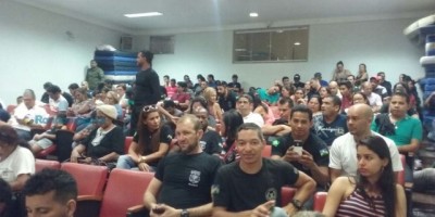 Projeto que altera remuneração dos policiais civis é aprovado e categoria desocupa Assembleia