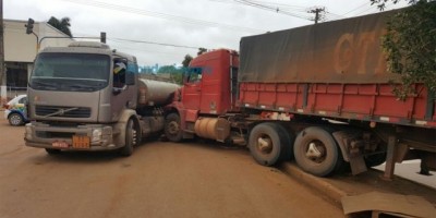 Mulher morre esmagada em acidente envolvendo caminhões em Porto Velho