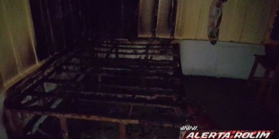 Rolim de Moura -  Durante patrulhamento, guarnição de Rádio Patrulha se depara com princípio de incêndio em residência