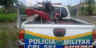 Rolim de Moura – Após denúncia anônima, Moto roubada há dois dias, é recuperada pela PM