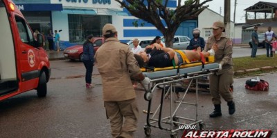 Rolim de Moura - Casal e filho ficam feridos em acidente de trânsito no Centro da cidade