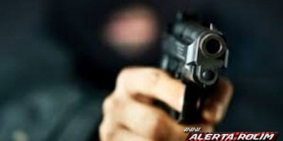 Rolim de Moura – Idosa de 62 anos é vítima de roubo praticado por dupla de bandidos armados com arma de fogo e faca