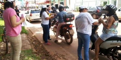 Rolim de Moura – PM, Ciretran, Comtran e algumas empresas da cidade realizam homenagem ao Dia das Mulheres no trânsito