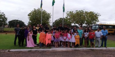 Pimenta Bueno -  Crianças visitam quartel da PM