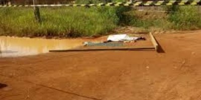 Homem é morto com golpes de faca na cabeça durante bebedeira em Candeias do Jamari