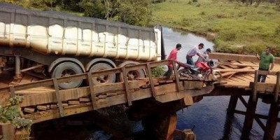 Ponte do Rio São Domingos rompe com peso de caminhão e deixa Costa Marques e região isolados