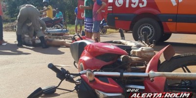 Rolim de Moura - Acidente de trânsito envolvendo carro e moto deixa adolescente com ferimento grave em um dos braços