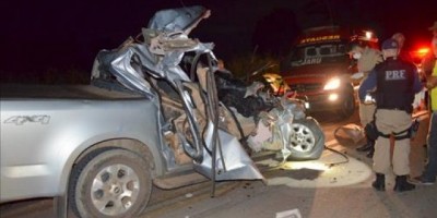 Policial aposentado fica ferido e esposa morre em grave acidente na BR-364