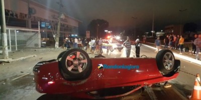 Fotos: Em alta velocidade, motorista de Camaro perde controle, capota várias vezes e destrói Corsa em Porto Velho