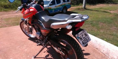 Rolim de Moura – Após denúncia, motocicleta furtada é recuperada pela PM 