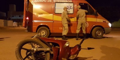 Rolim de Moura -  Casal fica ferido em acidente de trânsito envolvendo carro e moto 
