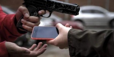 Rolim de Moura -  Dois roubos de aparelhos celulares são registrados na noite de domingo 