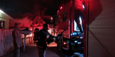 Rolim de Moura -  Bombeiros atendem princípio de incêndio em metalúrgica no Bairro Beira Rio 