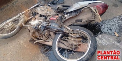 Ji-Paraná - Caçamba esmaga motocicleta e agente penitenciário escapa da morte por pouco
