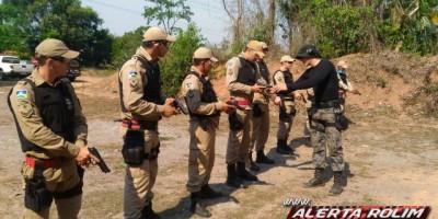 Bombeiros Militares recebem instrução de armamento e tiro, em Cacoal 