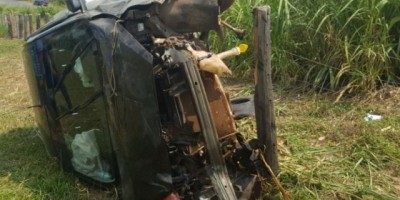 Santa Luzia -  Juíza tomba carro que conduzia  na RO-383 