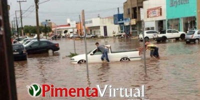 Vídeo - Chuva forte provoca estragos, alaga ruas e derruba árvores em Pimenta Bueno