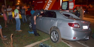 Condutor de Corolla perde controle e capota na BR-364