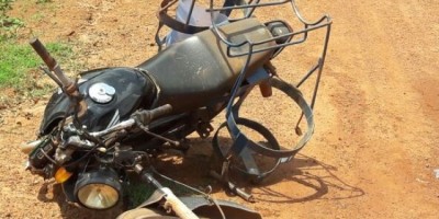Rolim de Moura -  Entregador de água mineral fratura perna em acidente de trânsito no Bairro Industrial 