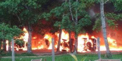 Garimpeiros ateiam fogo no prédio do Ibama e ICMBIO em Humaitá