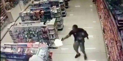 Brasil - PM de folga enfrenta assaltantes com o filho no colo e mata dois: veja vídeo