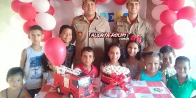 Rolim de Moura -  Menina admiradora dos bombeiros tem presença surpresa em sua festa de aniversário 