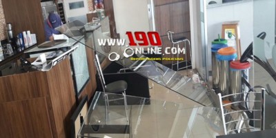 Alta Floresta -   Motorista perde controle de caminhonete e invade loja de conveniência