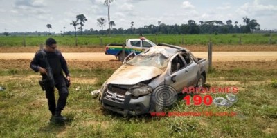 Mãe e bebê de 6 meses morrem após capotamento na zona rural de Alto Paraíso