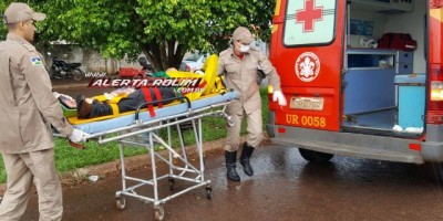 Rolim de Moura - Dois homens ficam feridos após colidirem  moto na traseira de caminhonete 
