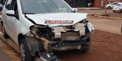 Rolim de Moura  - Colisão entre carro e moto é registrada no cruzamento da Avenida São Paulo com Rua Barão de Melgaço 
