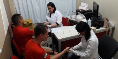 Formação Sanitária do 4º BPM combate ISTs e preconceito no Dezembro Vermelho, em Cacoal 